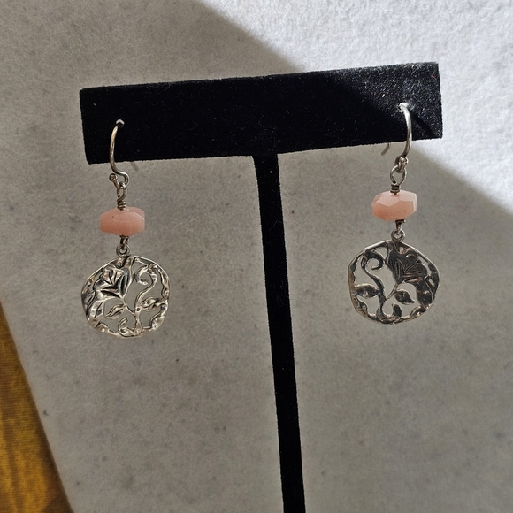 Silpada 925 Sterling Pink Soapstone Bead Floral Drop Earrings - Picture 8 of 13